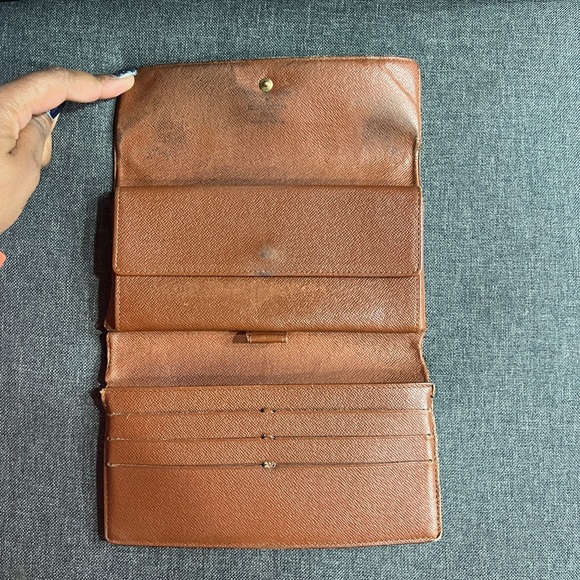 Louis Vuitton Vintage Long Wallet - Picture 5 of 9